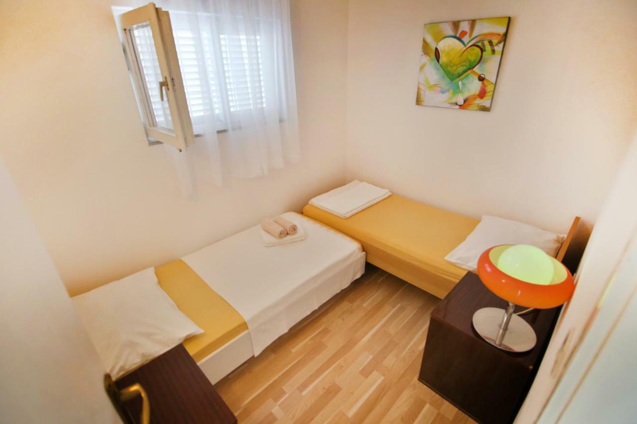 Apartment Rosemary โรกอซนิซา ภายนอก รูปภาพ