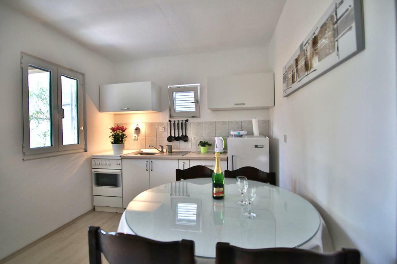 Apartment Rosemary โรกอซนิซา ภายนอก รูปภาพ