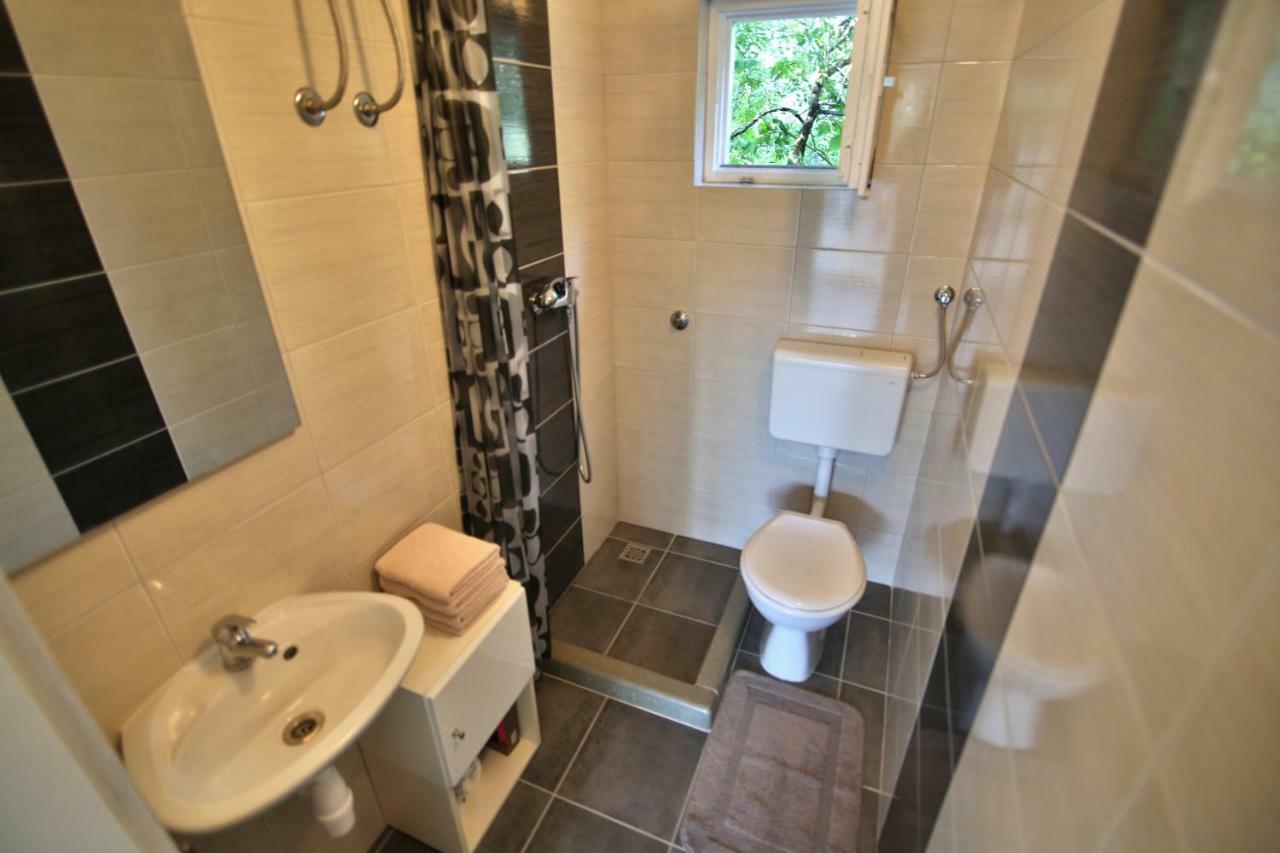 Apartment Rosemary โรกอซนิซา ภายนอก รูปภาพ